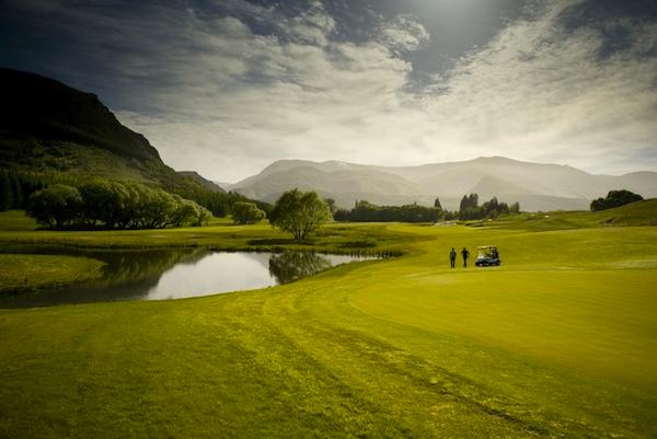  Millbrook's Coronet Nine course with views of Coronet Peak.